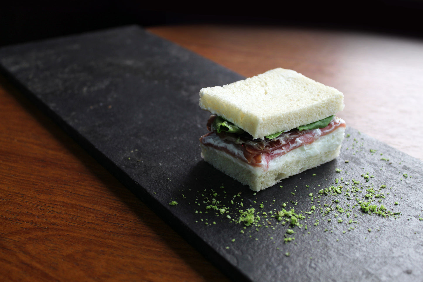 Finger jamón serrano y queso crema